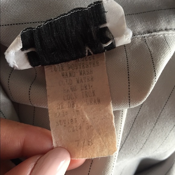 Suit - Picture 4 of 5